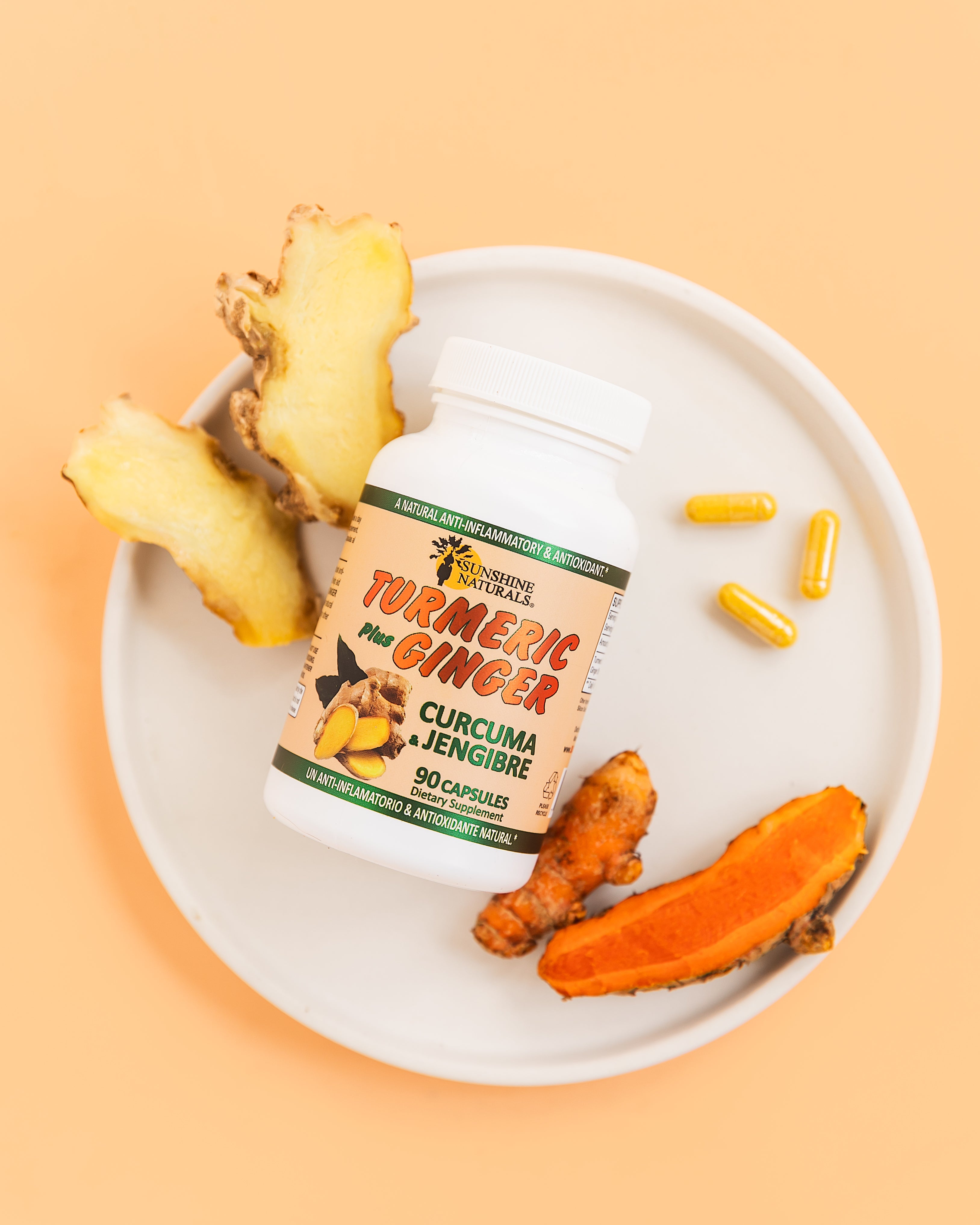 Bottle of Turmeric Supplement suraopunde with natural turmeric and ginger